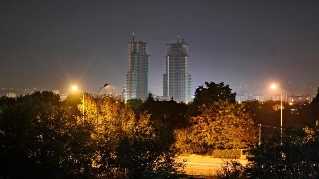 Domus Aparthotel Скопье Экстерьер фото