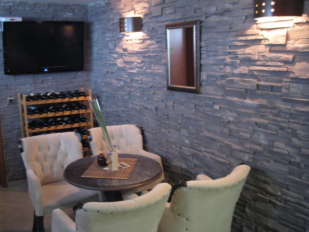 Domus Aparthotel Скопье Экстерьер фото