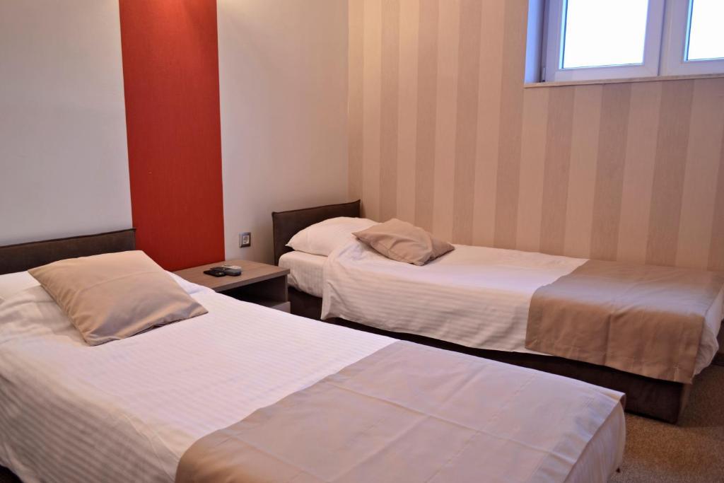 Domus Aparthotel Скопье Экстерьер фото