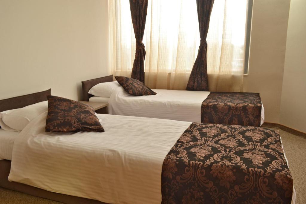 Domus Aparthotel Скопье Экстерьер фото