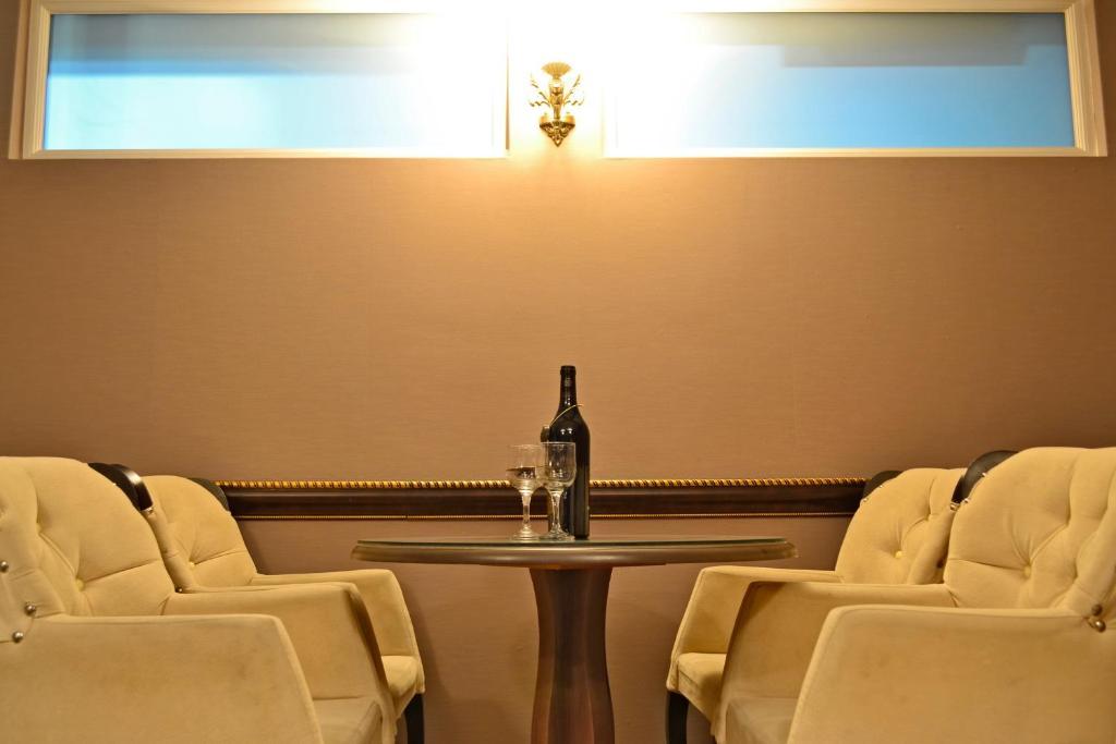 Domus Aparthotel Скопье Экстерьер фото